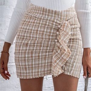 Pearl Button Ruffle Trim Plaid Tweed Skirt NWOT